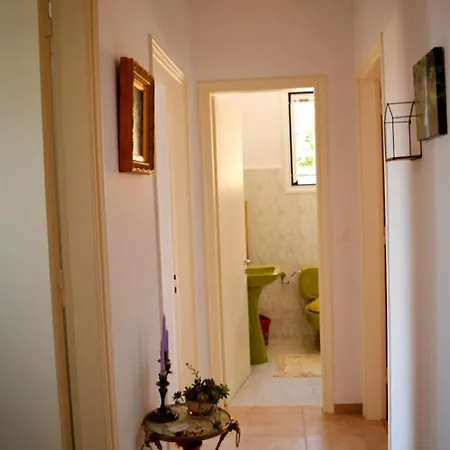 Anna's Ground Floor *